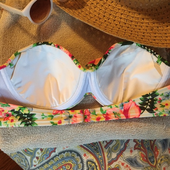 VS Bikini Top Push-Up Strapless - Picture 5 of 10